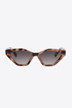 Load image into Gallery viewer, Cat Eye Polycarbonate Sunglasses